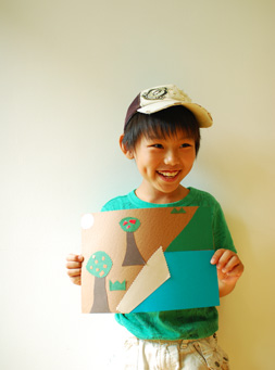 イラストが得意な8歳の男の子の作品「山の湖」が完成！