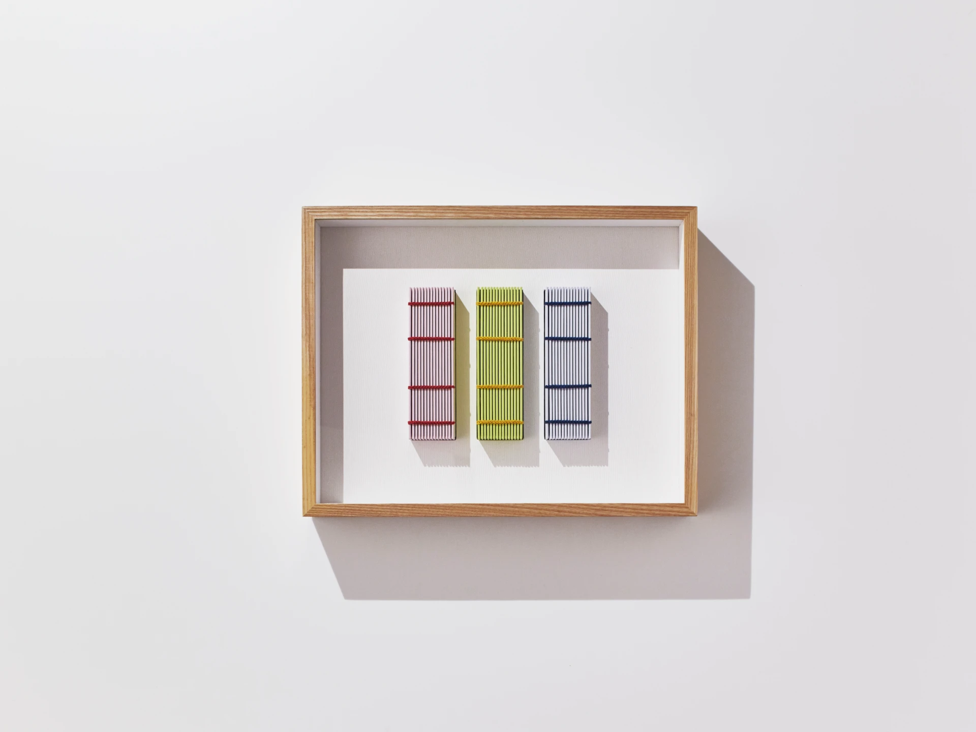 新しい視線で<br>本を魅せる<br>太田泰友のブックアート