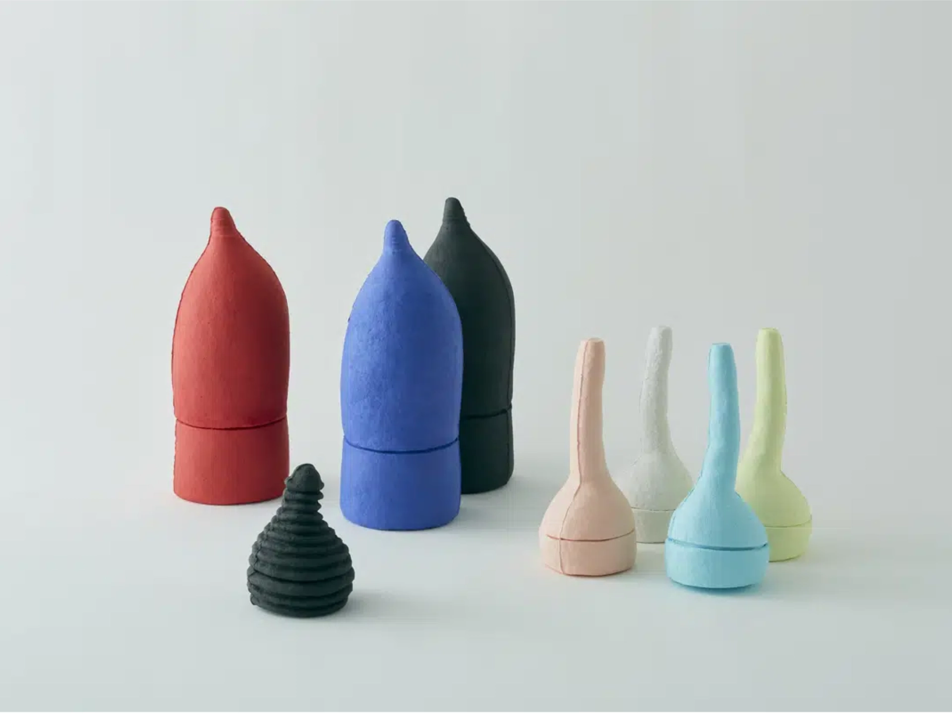 生きているようなパッケージ
鹿目尚志「Mold」