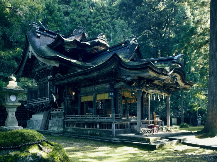 紙祖神<span style="font-size: 0.75rem">（しそしん）</span>岡太神社<span style="font-size: 0.75rem">（おかもとじんじゃ）</span>