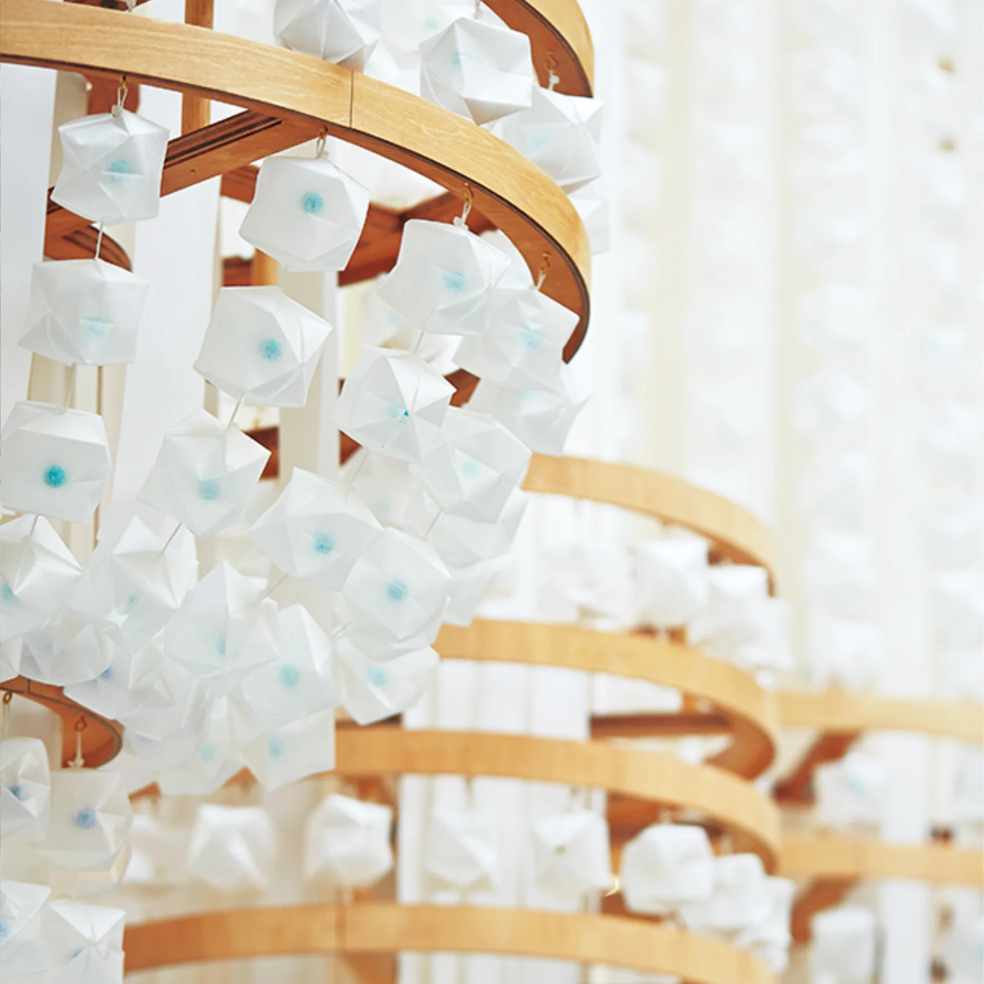 はかなく透き通る飾り
